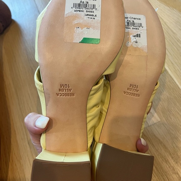 Rebecca Allen Twist Heels 10 Yellow Leather NWOT Sandals Mules Slip On Travel - Picture 5 of 5